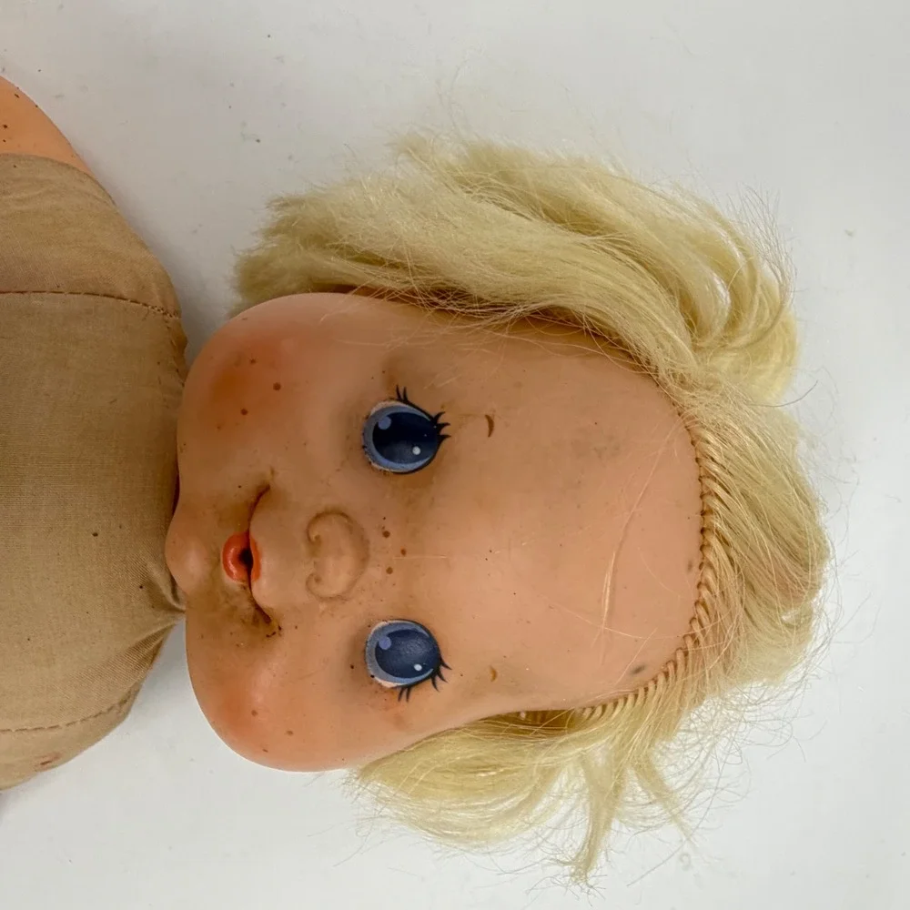 Vintage 1984 Kenner American Greetings Baby‎ Doll Blonde Blue Eyes 26010